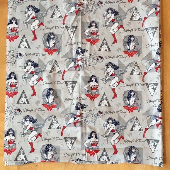 Wonder Woman DC Comics Quilting Fabric - Picture 4 of 13